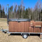 Icon Tub 200 -kylpytynnyri perävaunulla